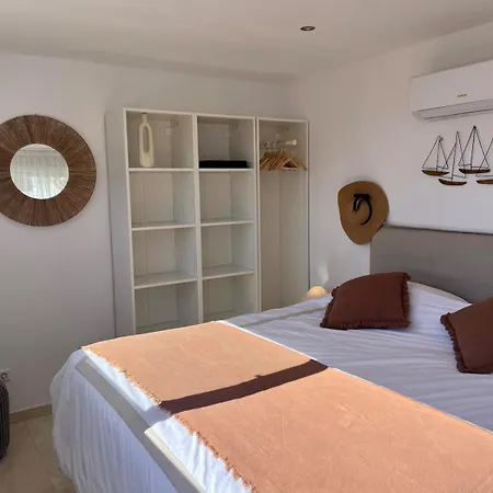 Casa Fonsie - Town House With Sea View Feriehus *